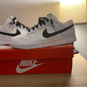 Nike dunk reverse pandas